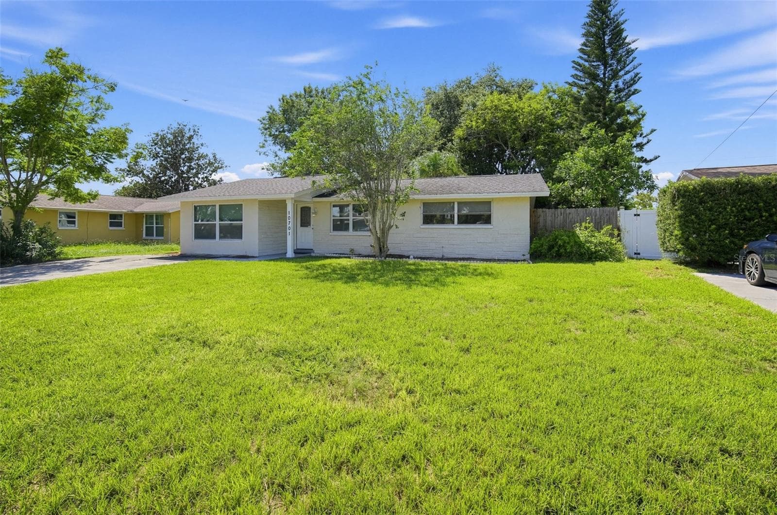 10701 OLEANDER DR