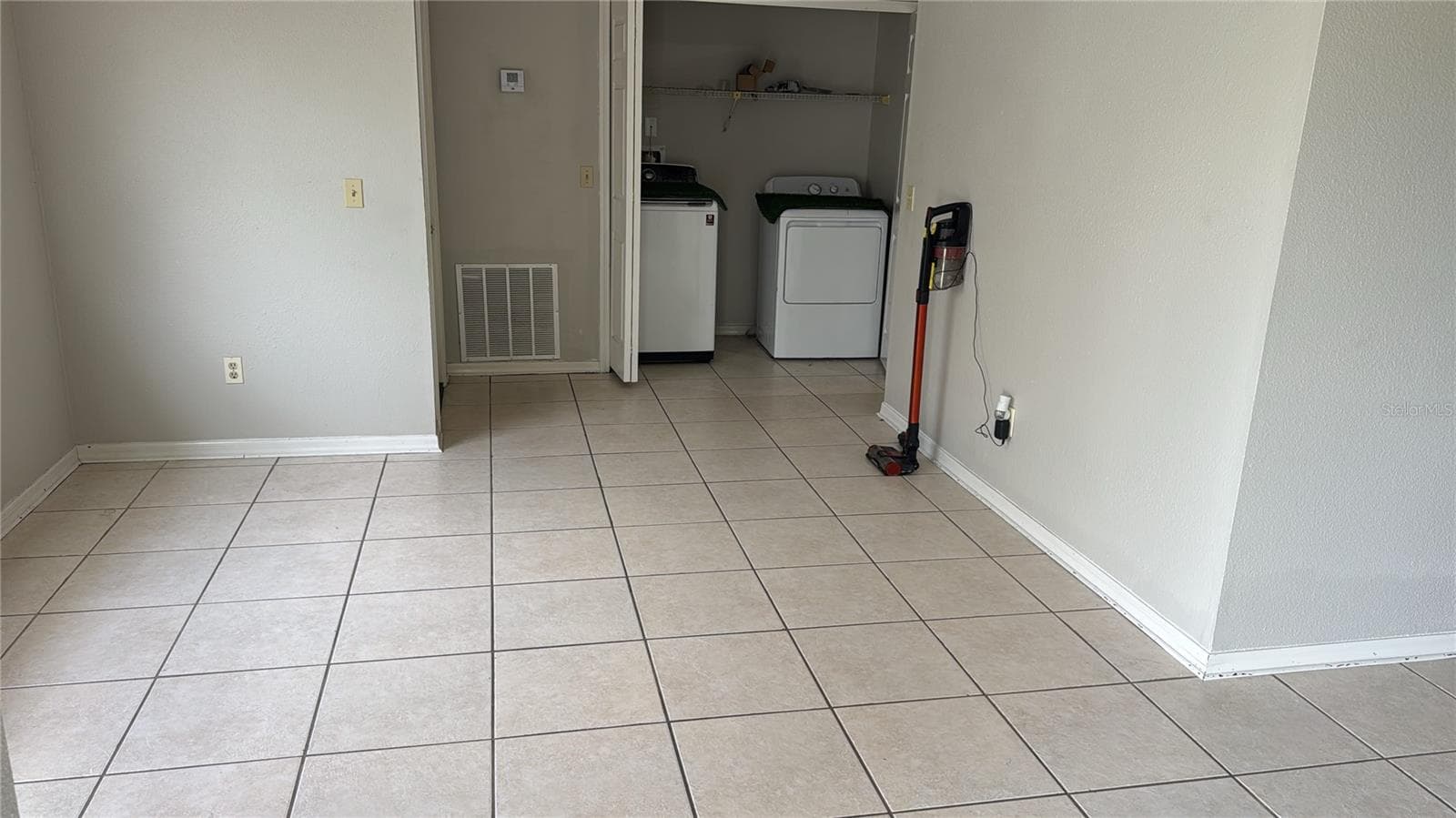 Single Family Residence at 3124 PIGEON COVE ST, DELTONA, photo 3 of 10