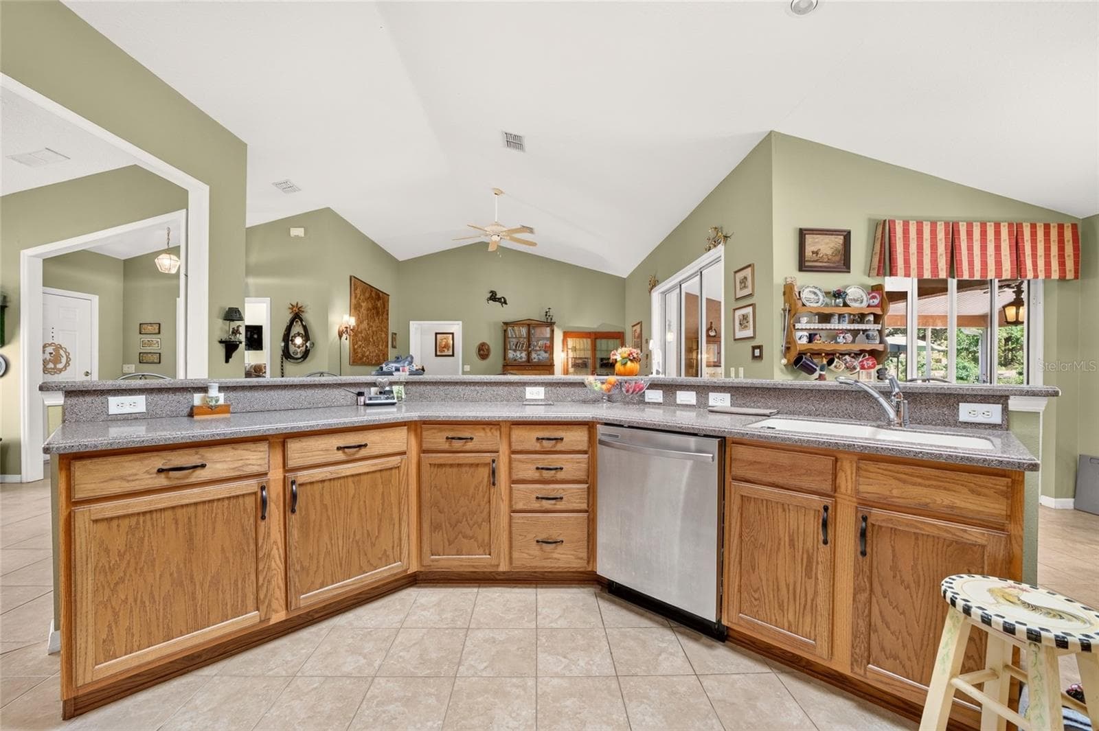 Single Family Residence at 4295 N BRIDGER DR, BEVERLY HILLS, photo 15 of 62