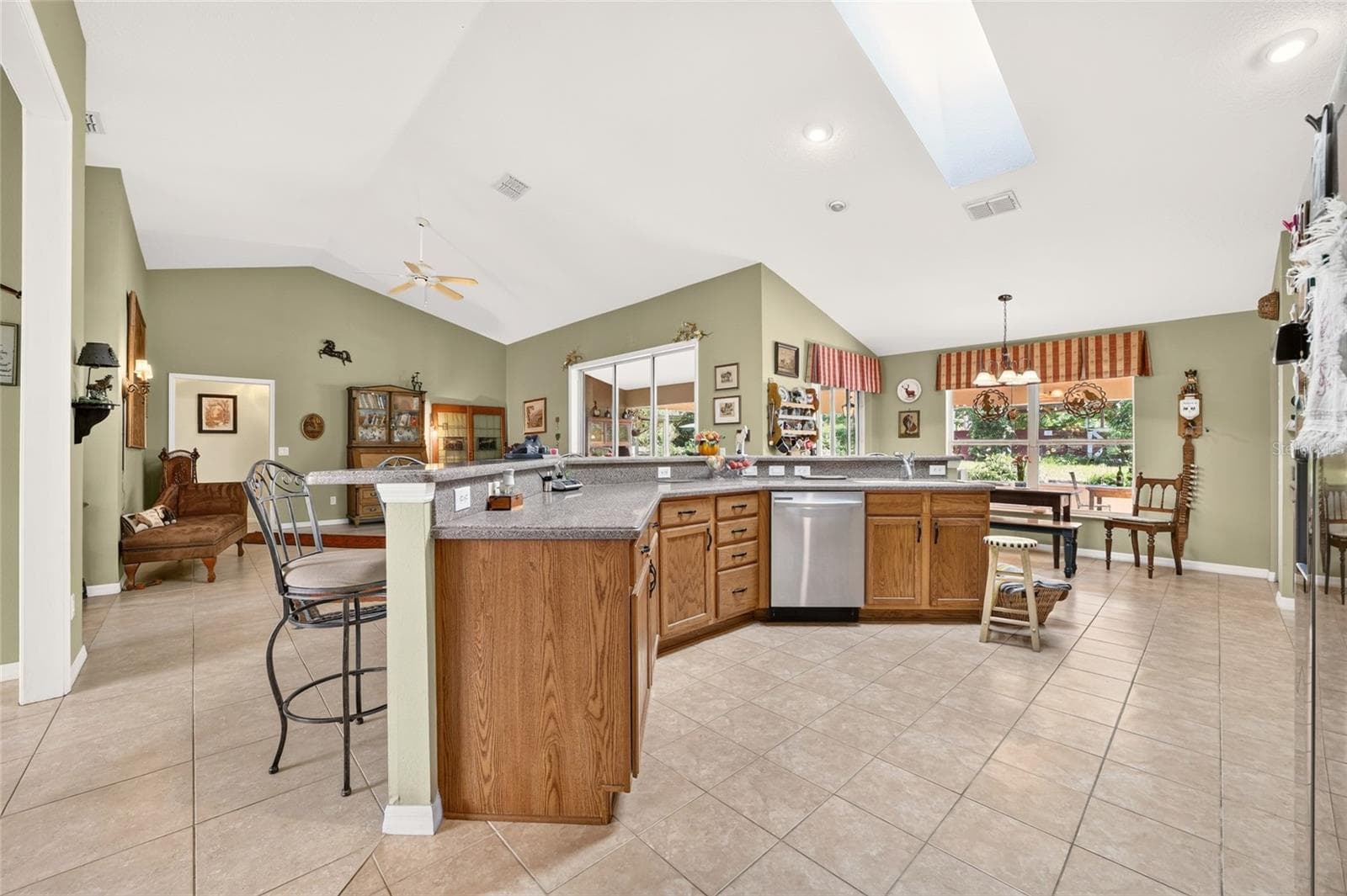 Single Family Residence at 4295 N BRIDGER DR, BEVERLY HILLS, photo 16 of 62