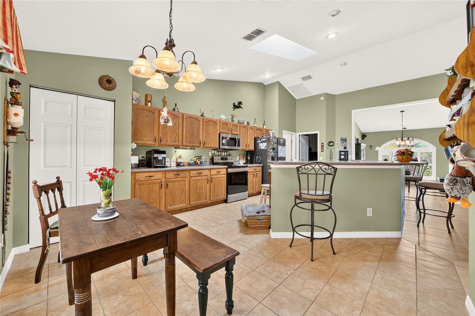 Single Family Residence at 4295 N BRIDGER DR, BEVERLY HILLS, photo 18 of 62