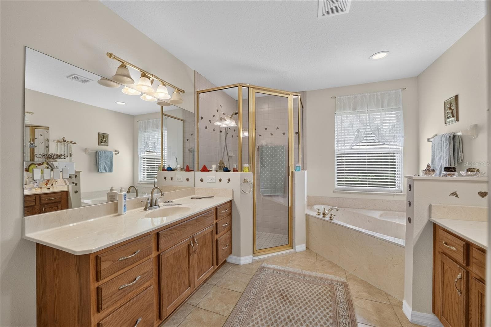 Primary Bathroom - 4295 N BRIDGER DR, BEVERLY HILLS