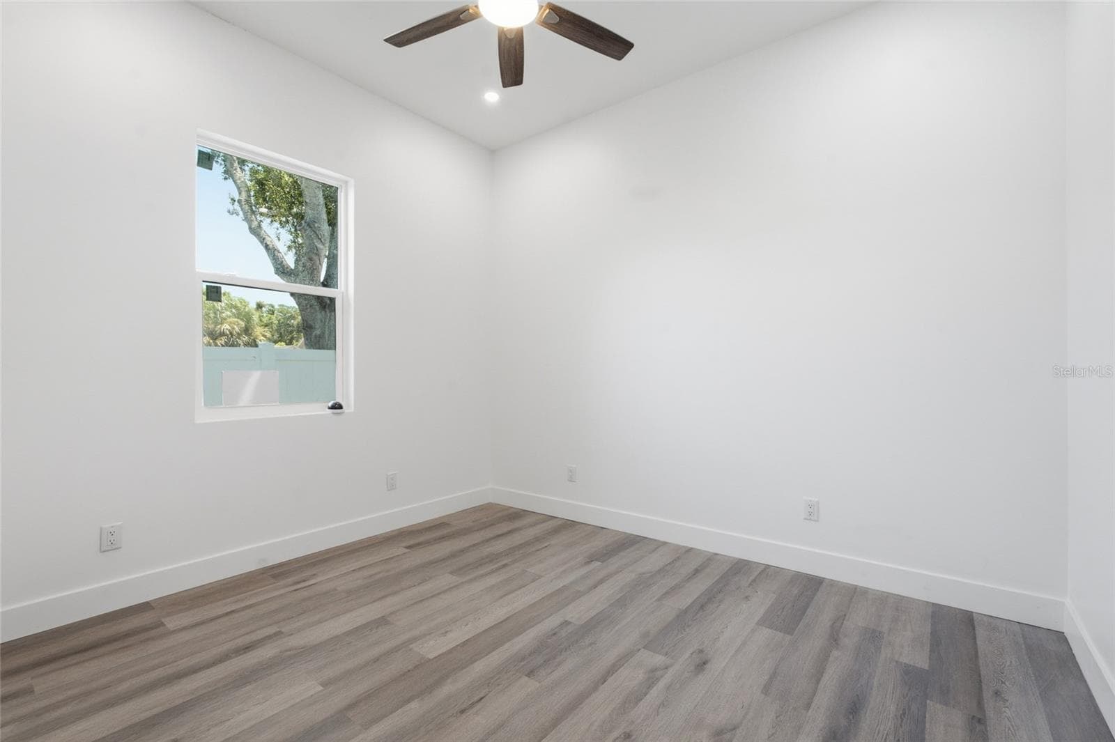 Single Family Residence at 1320 10TH AVE S, ST PETERSBURG, photo 7 of 19