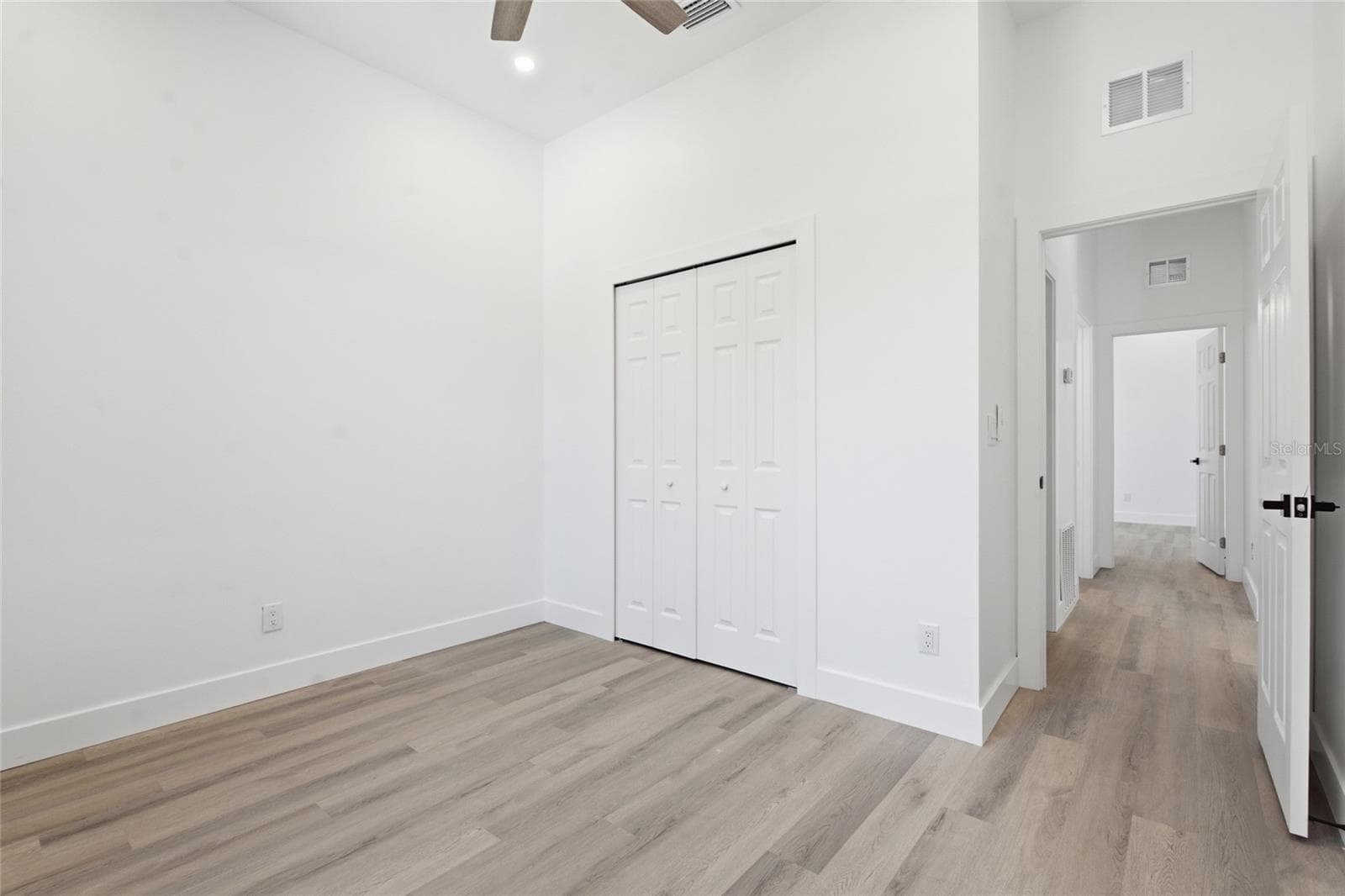 Single Family Residence at 1320 10TH AVE S, ST PETERSBURG, photo 9 of 19