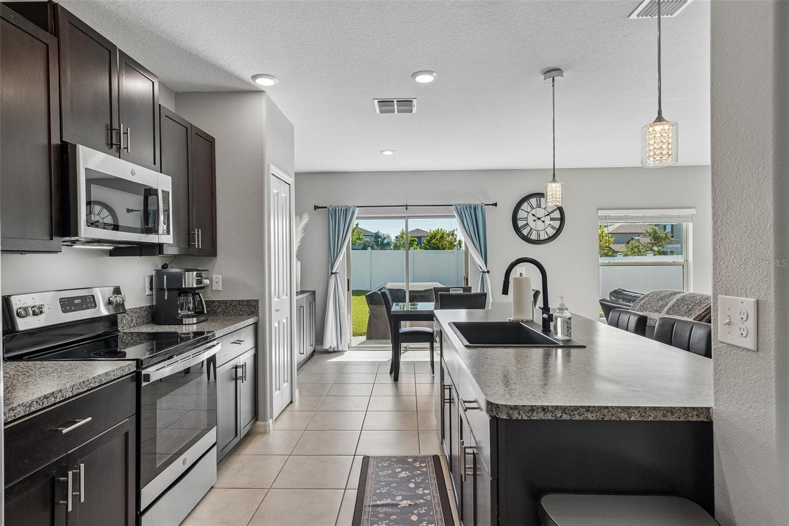 Single Family Residence at 4714 RON EDDIE PL, TAMPA, photo 12 of 58
