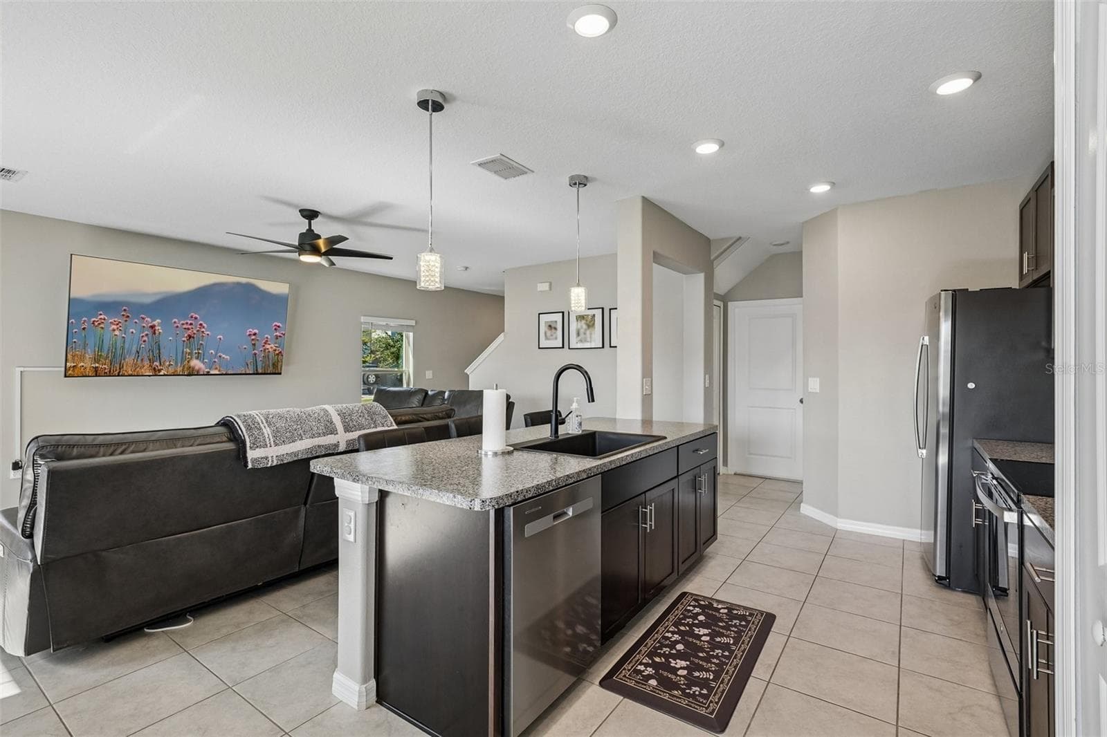Single Family Residence at 4714 RON EDDIE PL, TAMPA, photo 15 of 58