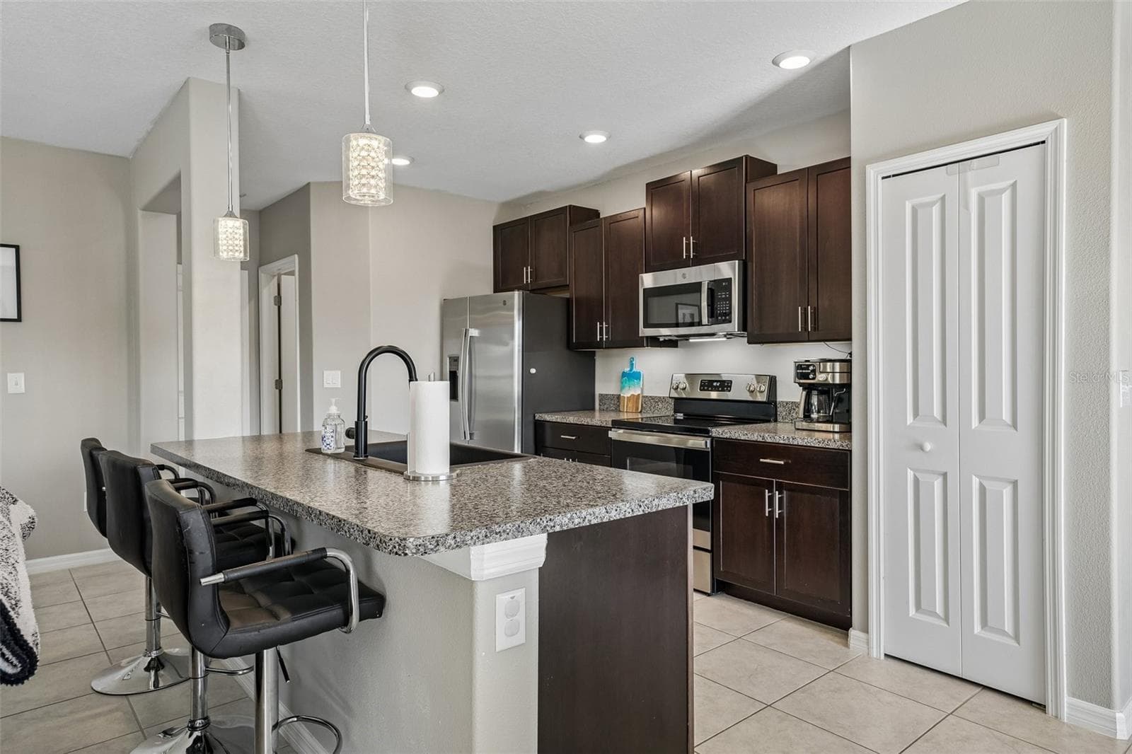 Single Family Residence at 4714 RON EDDIE PL, TAMPA, photo 17 of 58