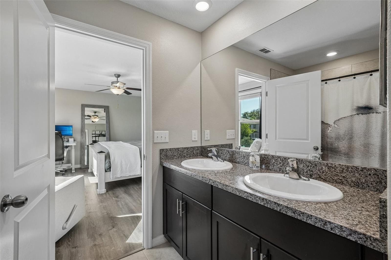 Single Family Residence at 4714 RON EDDIE PL, TAMPA, photo 25 of 58