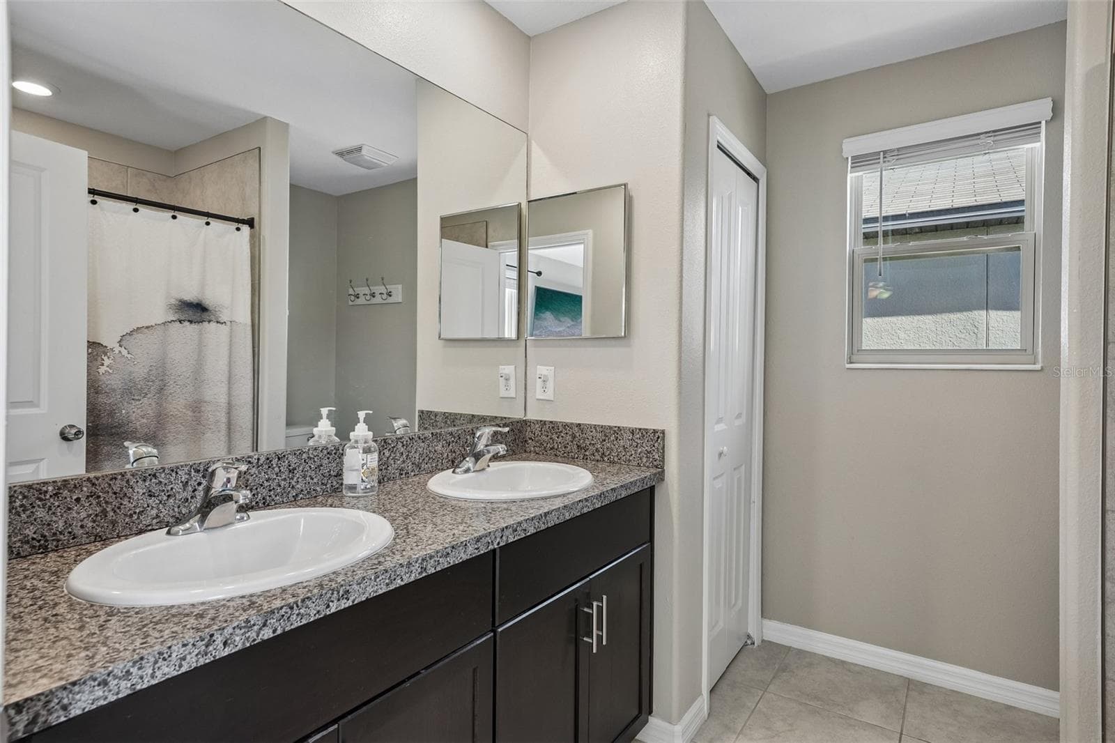 Single Family Residence at 4714 RON EDDIE PL, TAMPA, photo 26 of 58