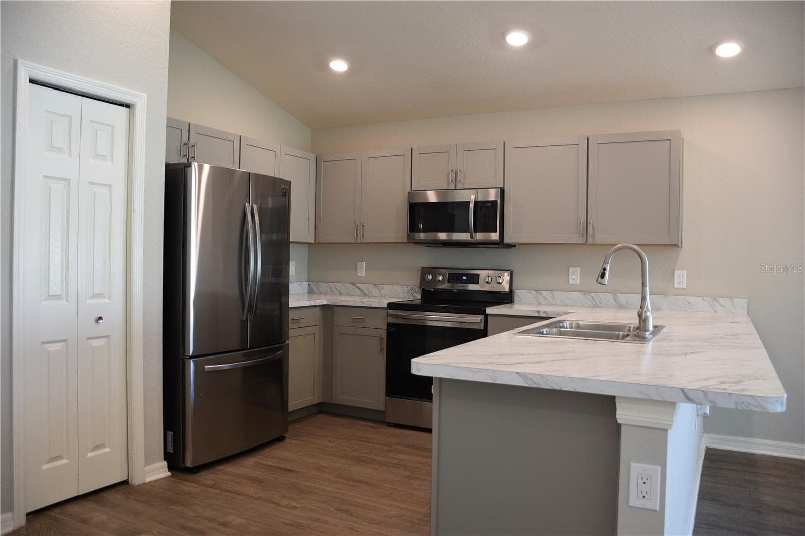 Kitchen - 372 CASCARA LN, AUBURNDALE