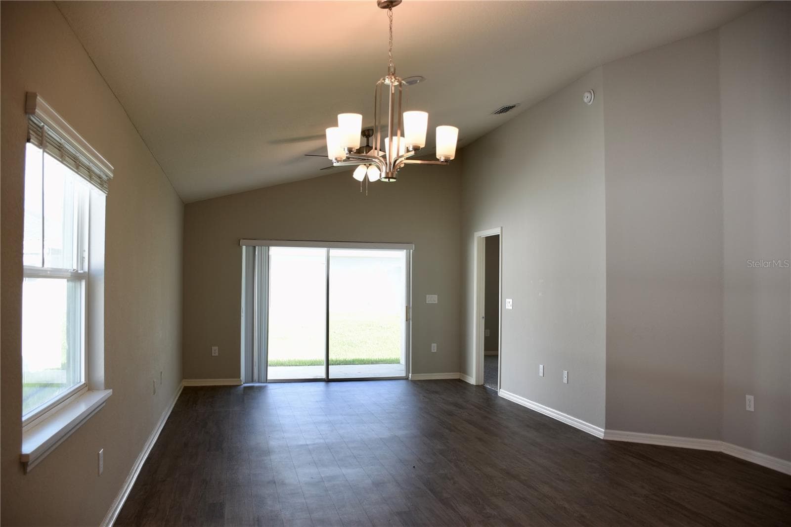Single Family Residence at 372 CASCARA LN, AUBURNDALE, photo 13 of 40