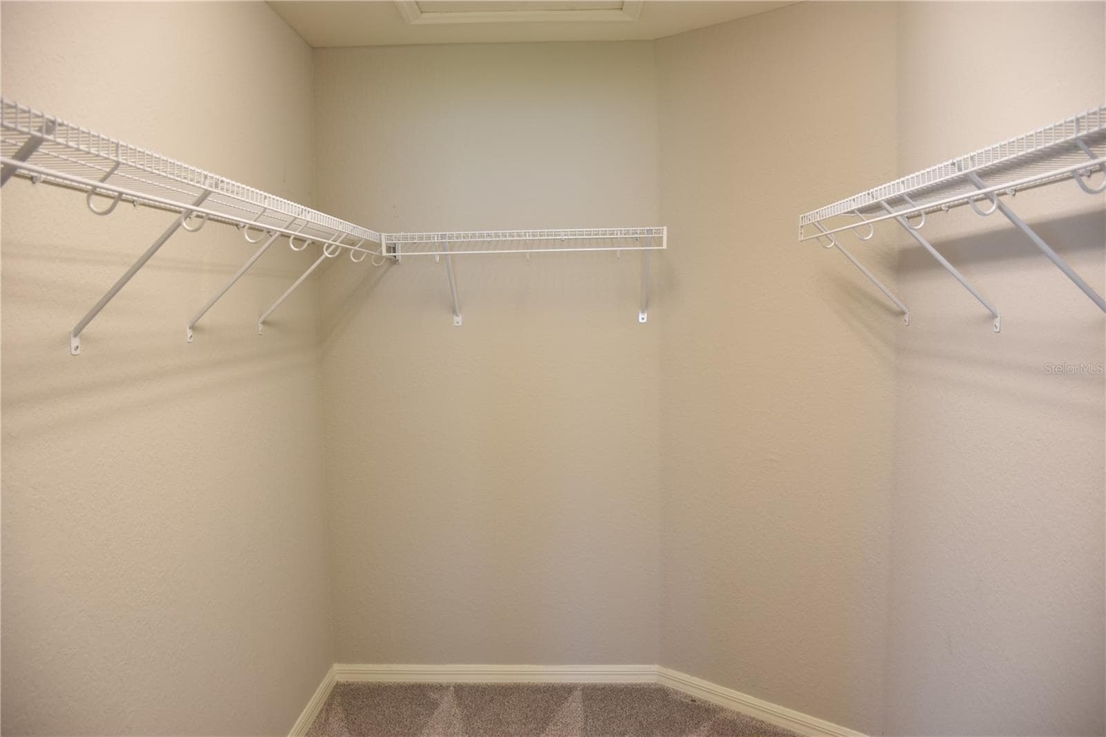 Walk In Closet - 372 CASCARA LN, AUBURNDALE