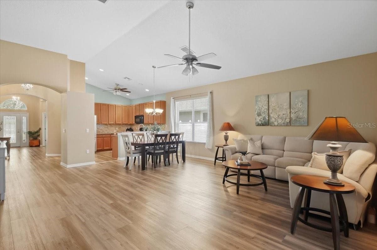 living/combo - 145 SADDLEBROOK WAY, DELAND