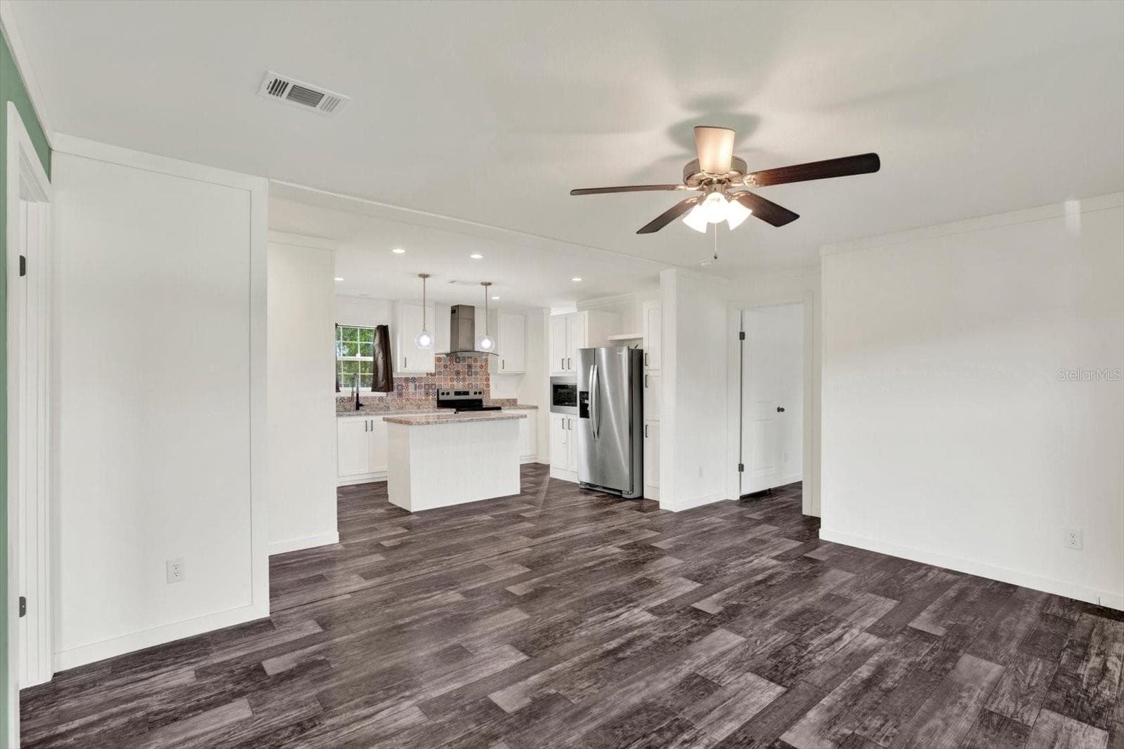 Manufactured Home at 16066 NARROW ST, BROOKSVILLE, photo 3 of 19