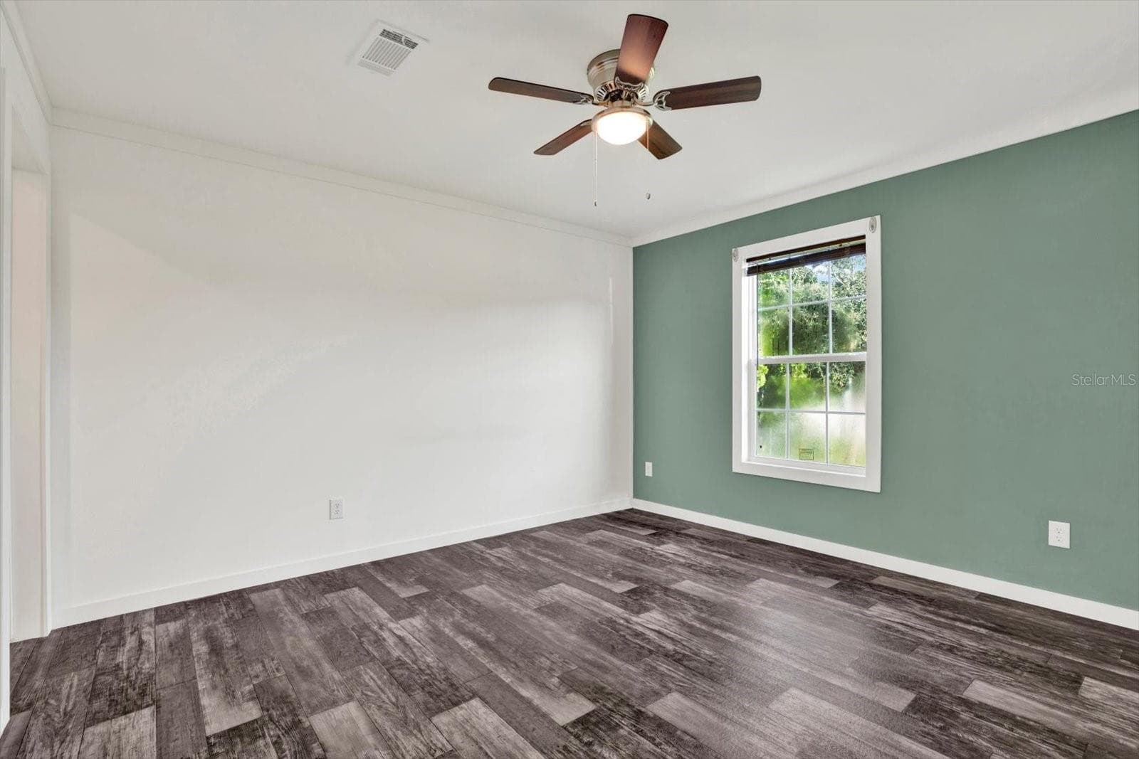 Manufactured Home at 16066 NARROW ST, BROOKSVILLE, photo 8 of 19