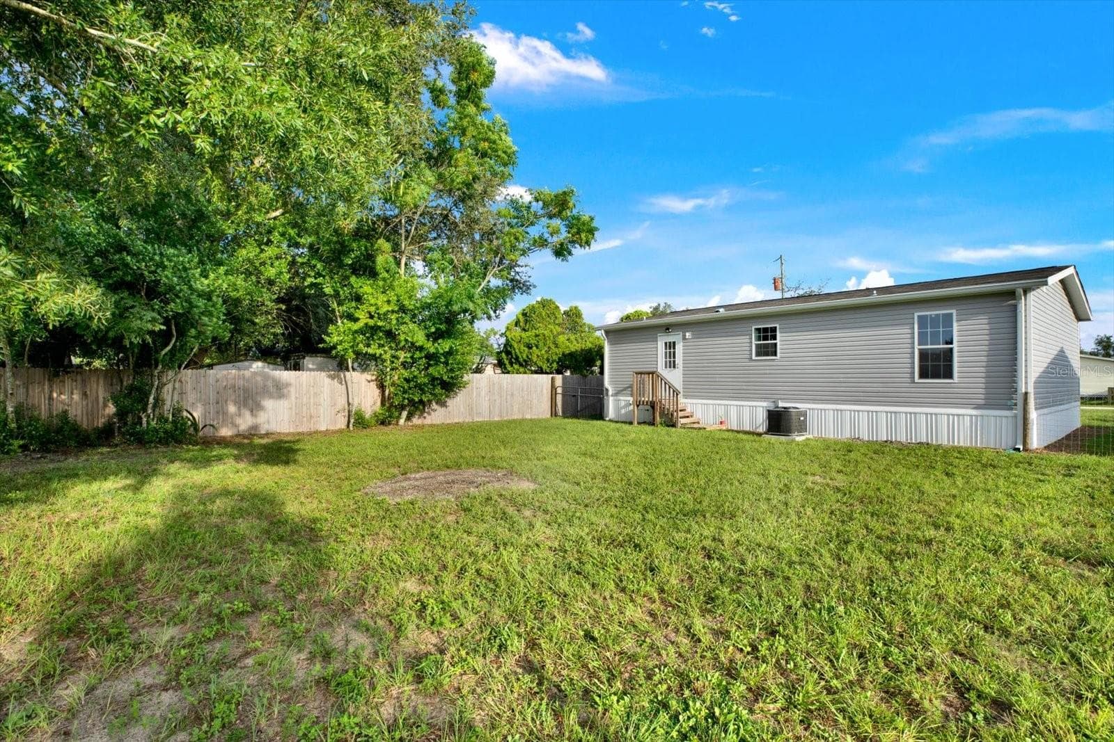 Manufactured Home at 16066 NARROW ST, BROOKSVILLE, photo 17 of 19