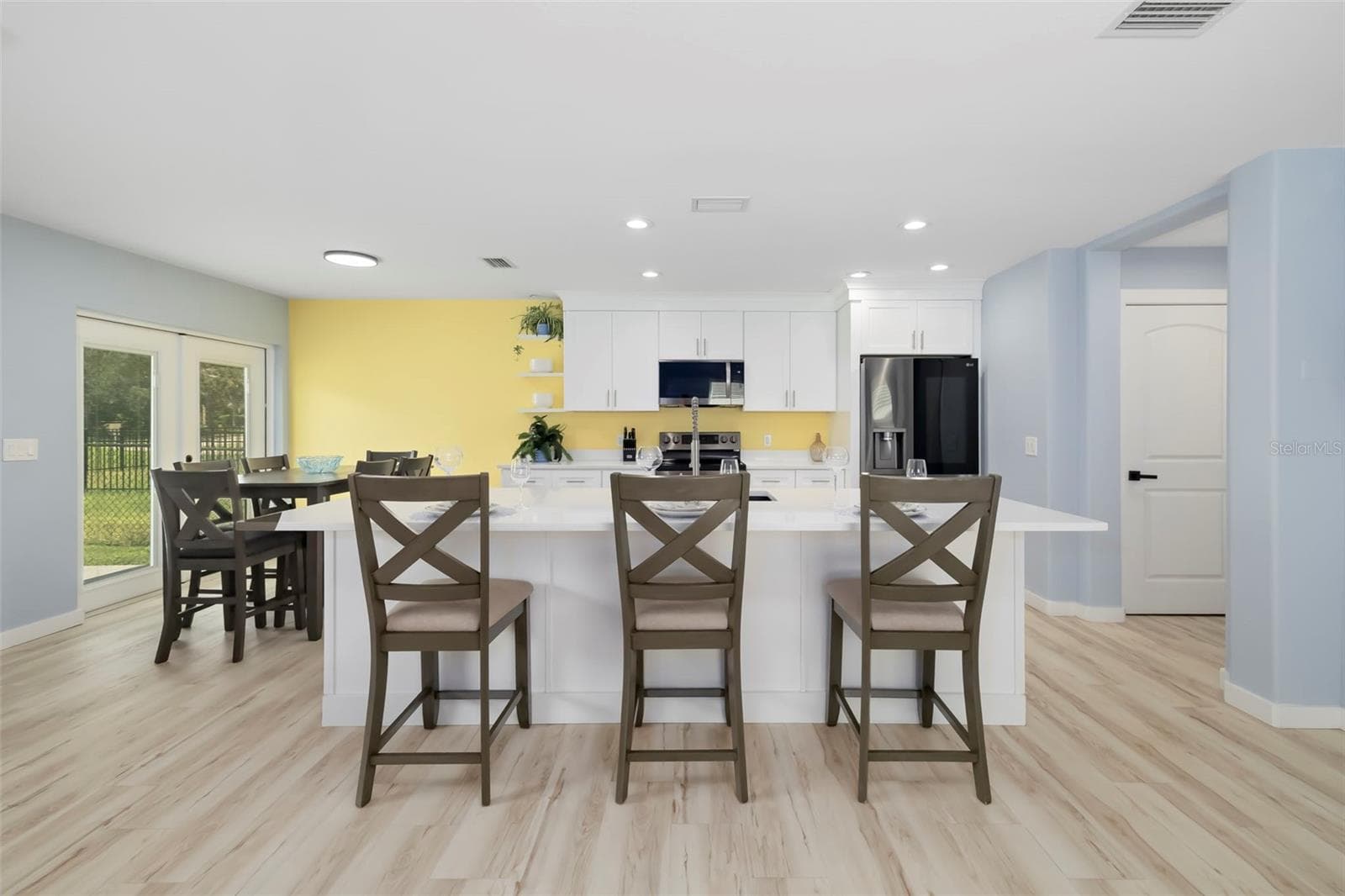 Single Family Residence at 206 BEACON HARBOUR LOOP, BRADENTON, photo 10 of 55