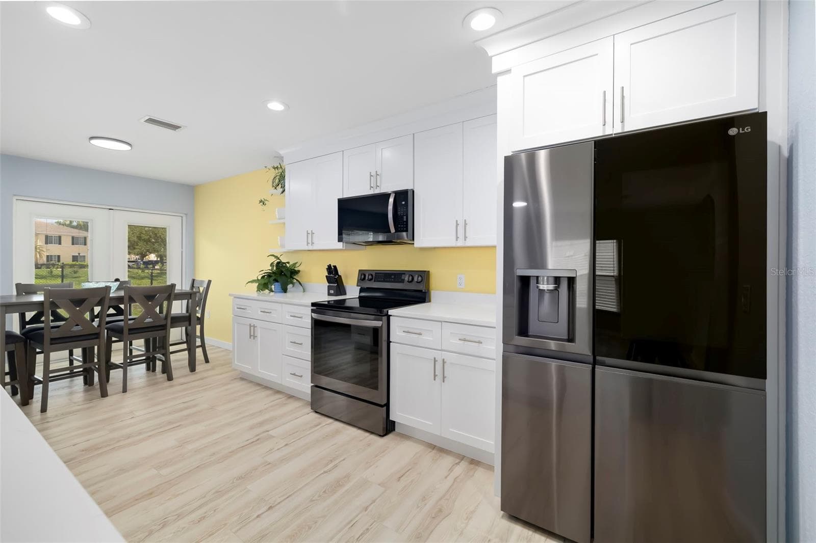 Single Family Residence at 206 BEACON HARBOUR LOOP, BRADENTON, photo 12 of 55