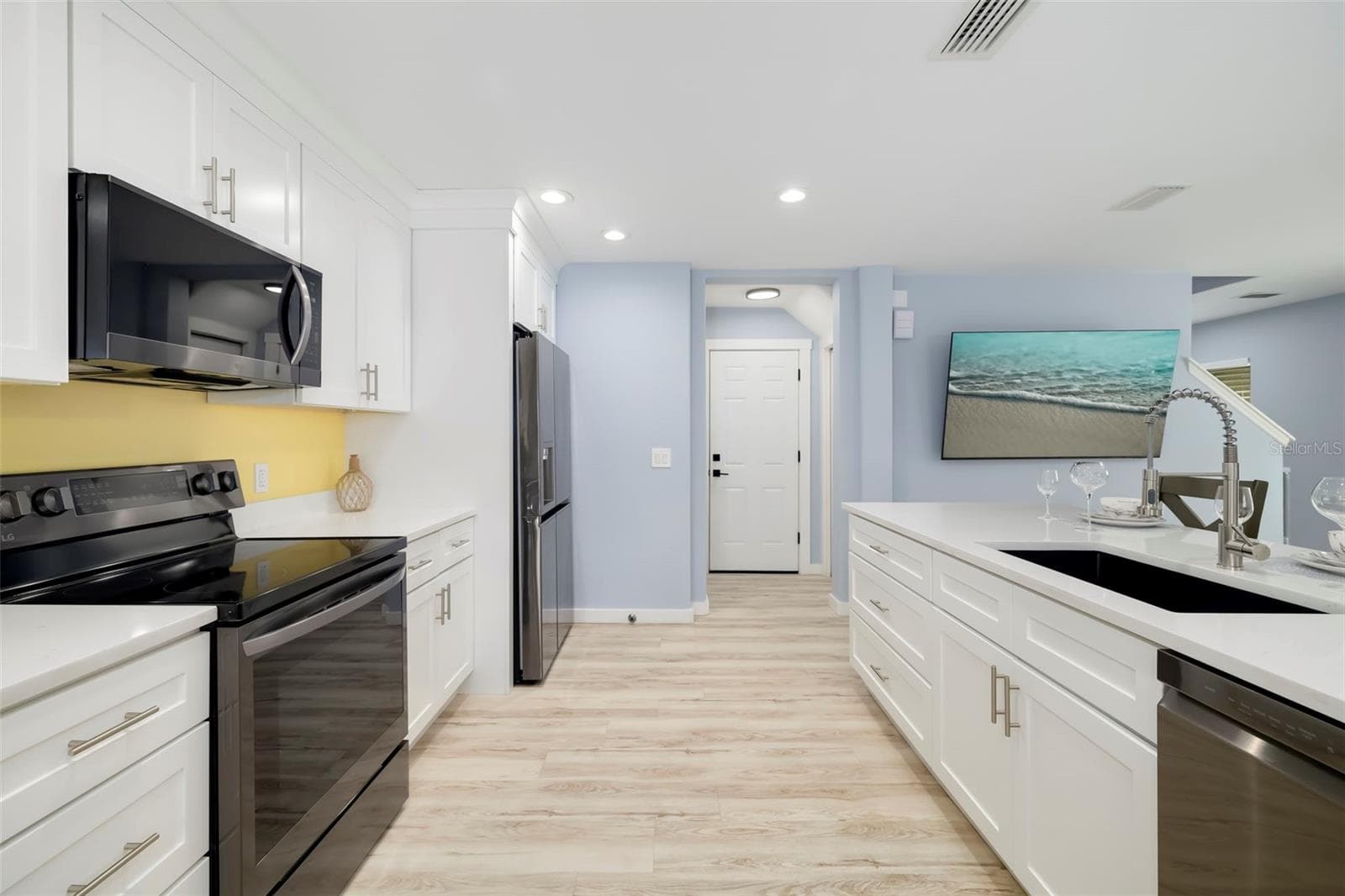 Single Family Residence at 206 BEACON HARBOUR LOOP, BRADENTON, photo 14 of 55