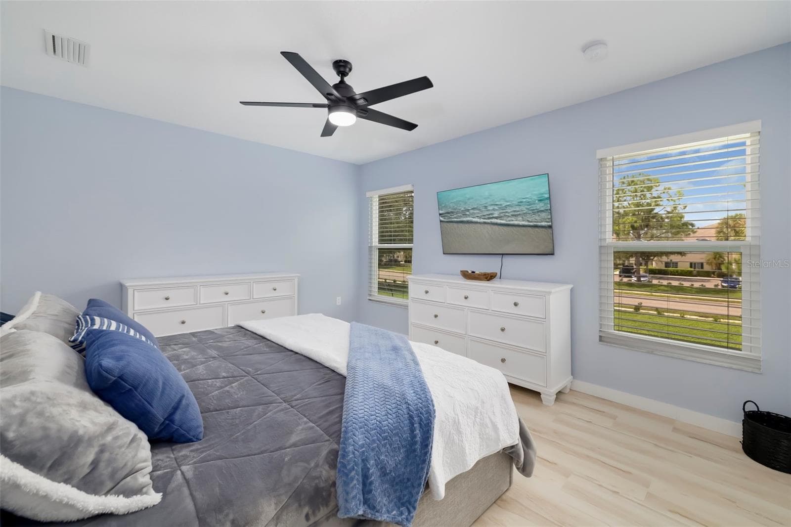 Single Family Residence at 206 BEACON HARBOUR LOOP, BRADENTON, photo 18 of 55