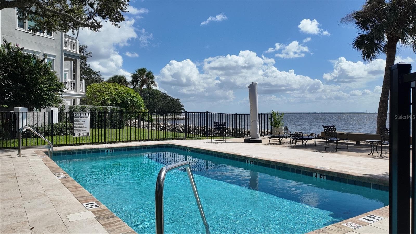 Community Pool - 6212 BAYSHORE BLVD #F, TAMPA