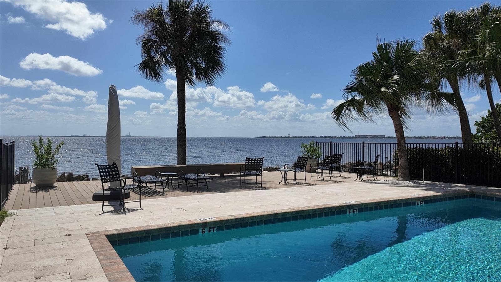 Community Pool - 6212 BAYSHORE BLVD #F, TAMPA