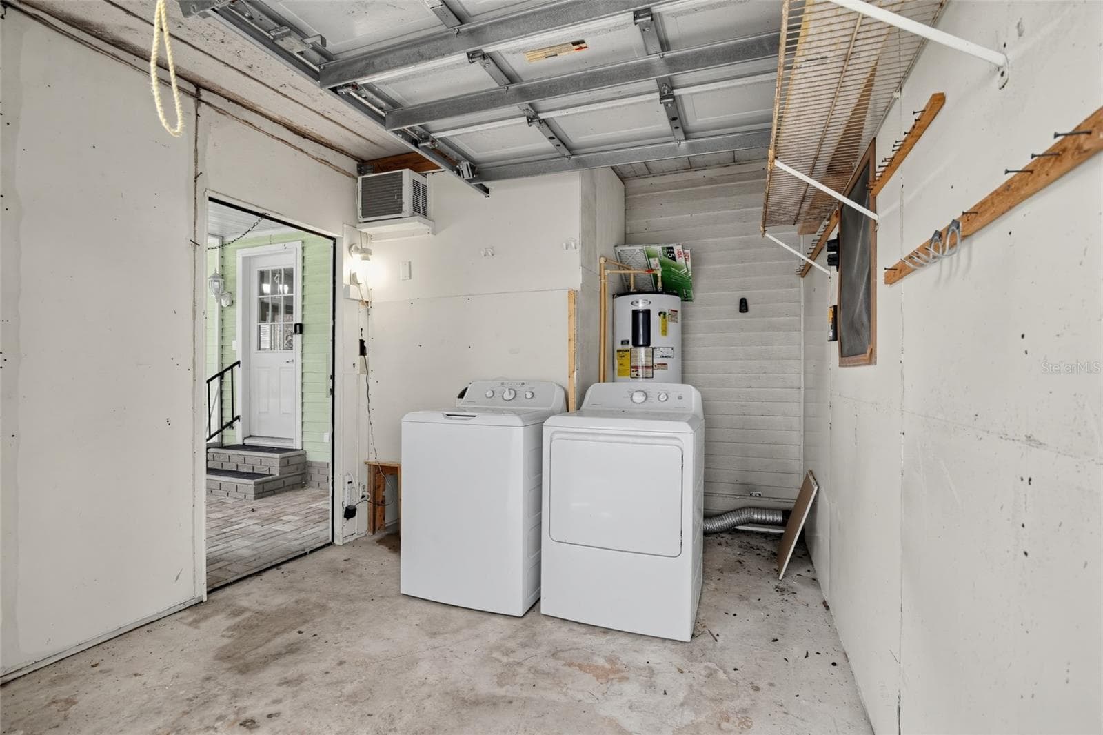 Manufactured Home at 1537 E SCHWARTZ BLVD, LADY LAKE, photo 8 of 30