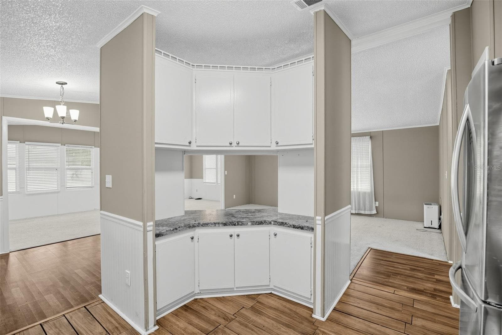 Manufactured Home at 1537 E SCHWARTZ BLVD, LADY LAKE, photo 12 of 30