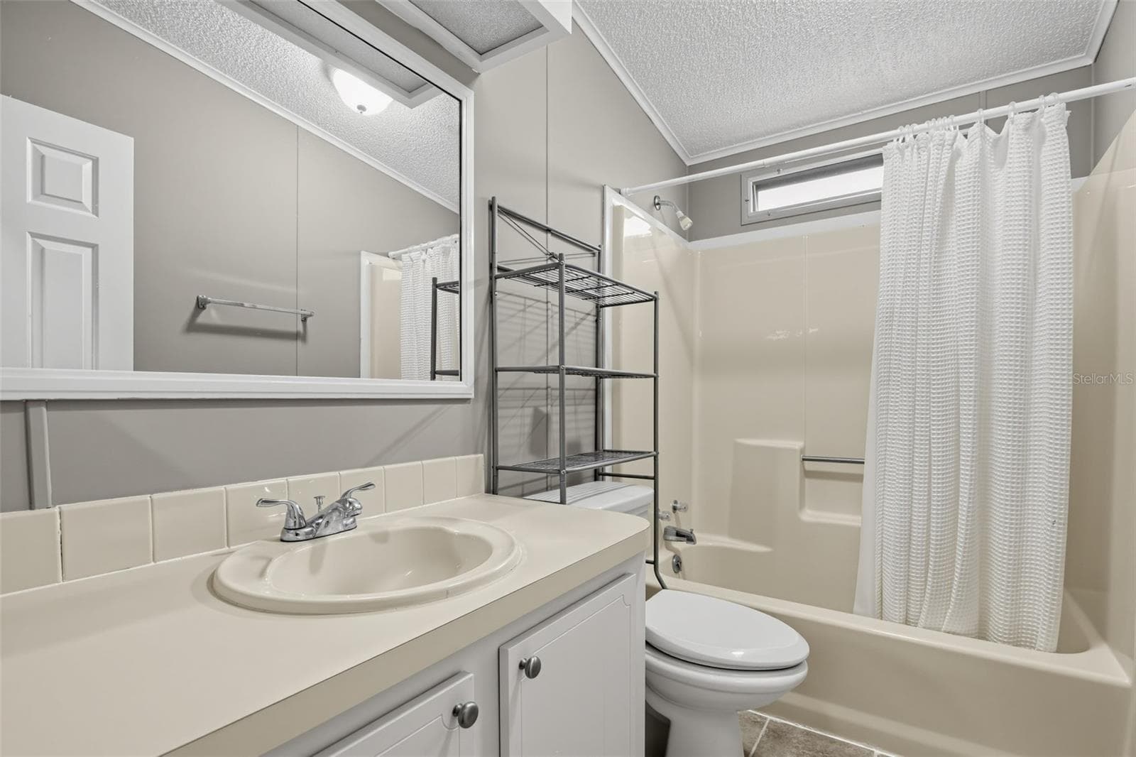 Manufactured Home at 1537 E SCHWARTZ BLVD, LADY LAKE, photo 26 of 30