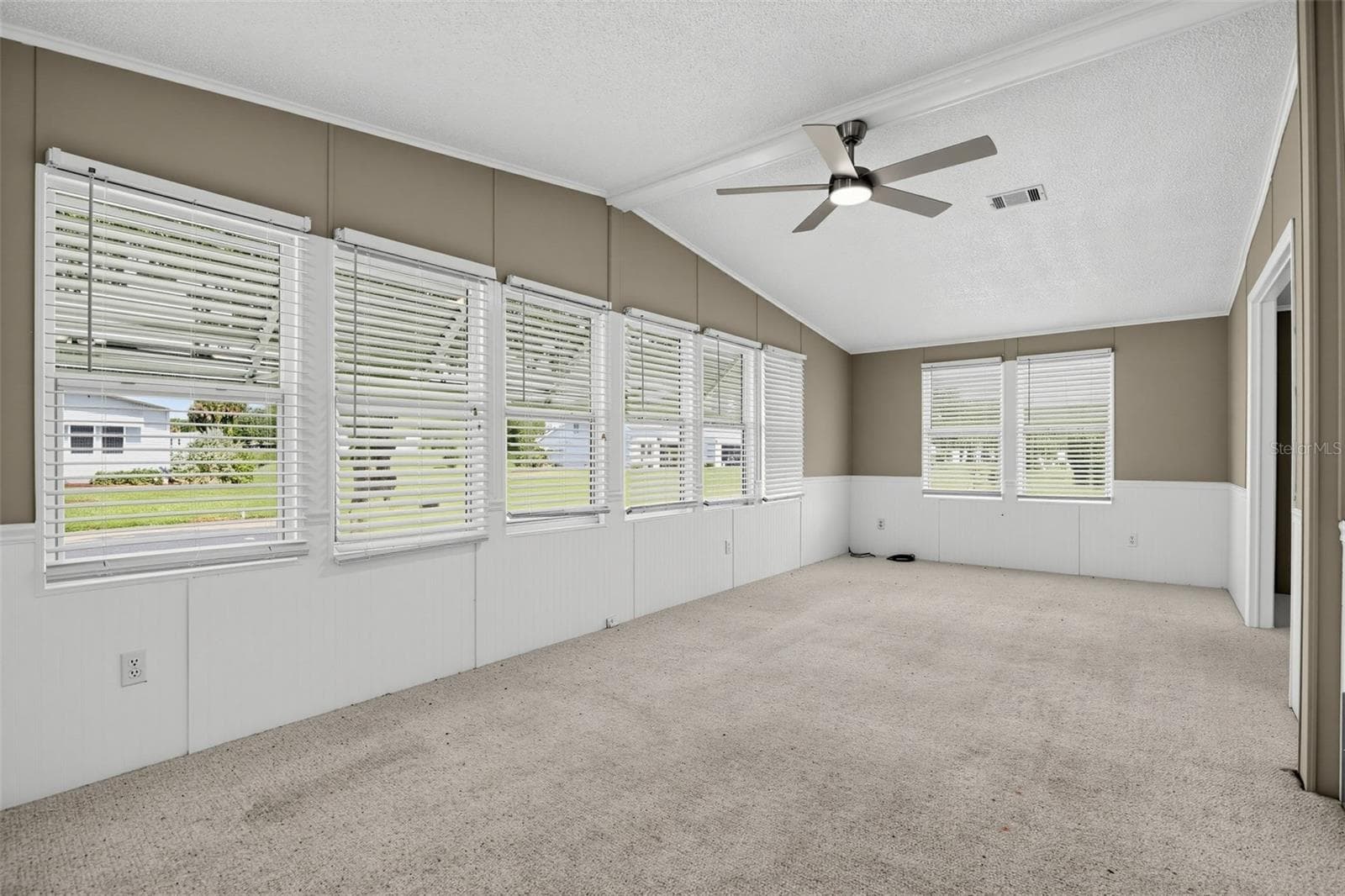 Manufactured Home at 1537 E SCHWARTZ BLVD, LADY LAKE, photo 30 of 30