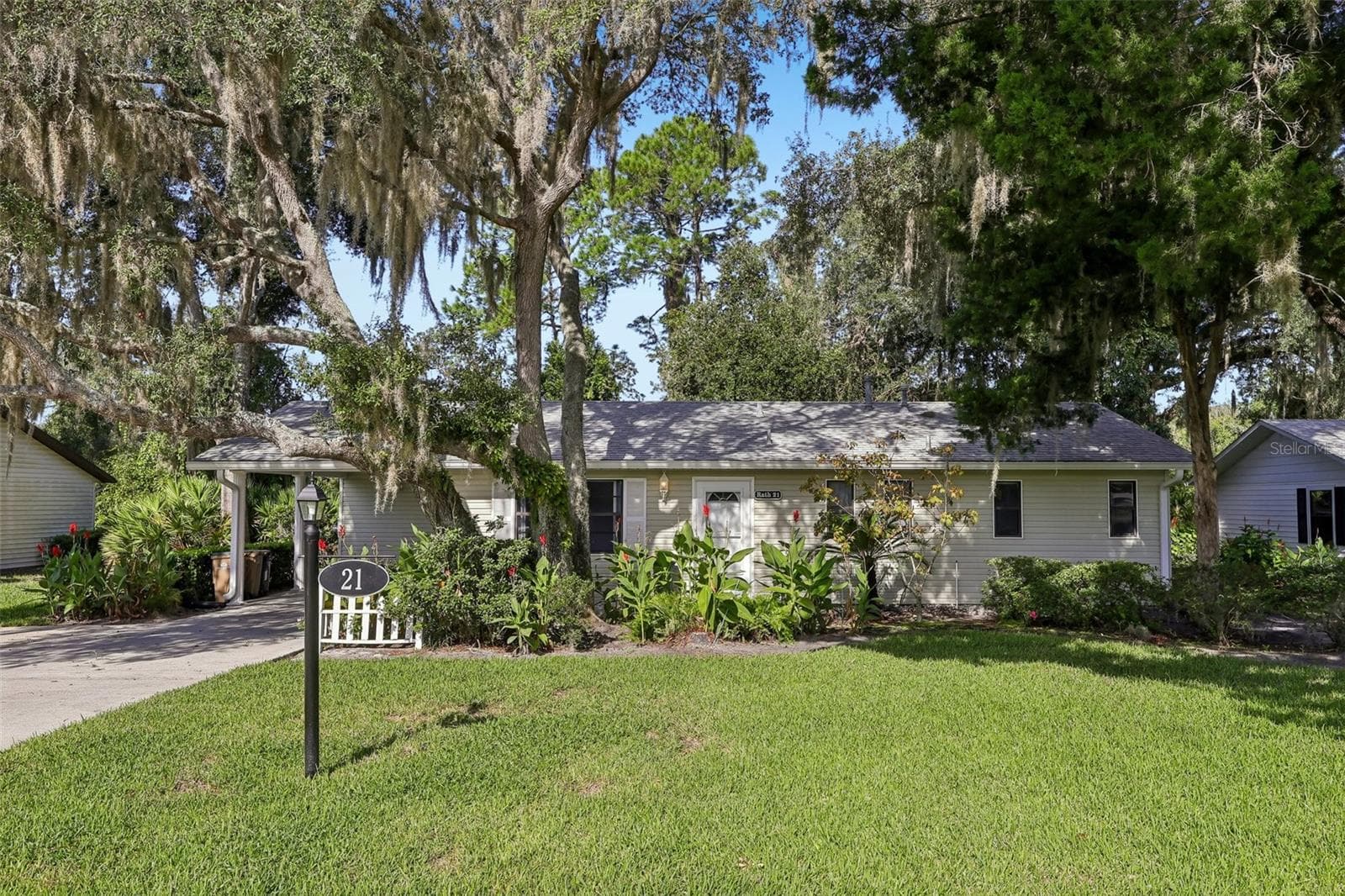 21 ABERDEEN CIR