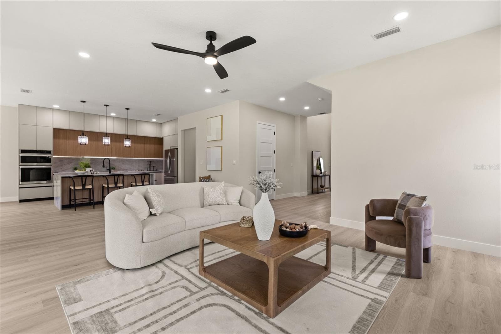 Single Family Residence at 19215 NUTMEG ST, ORLANDO, photo 4 of 44