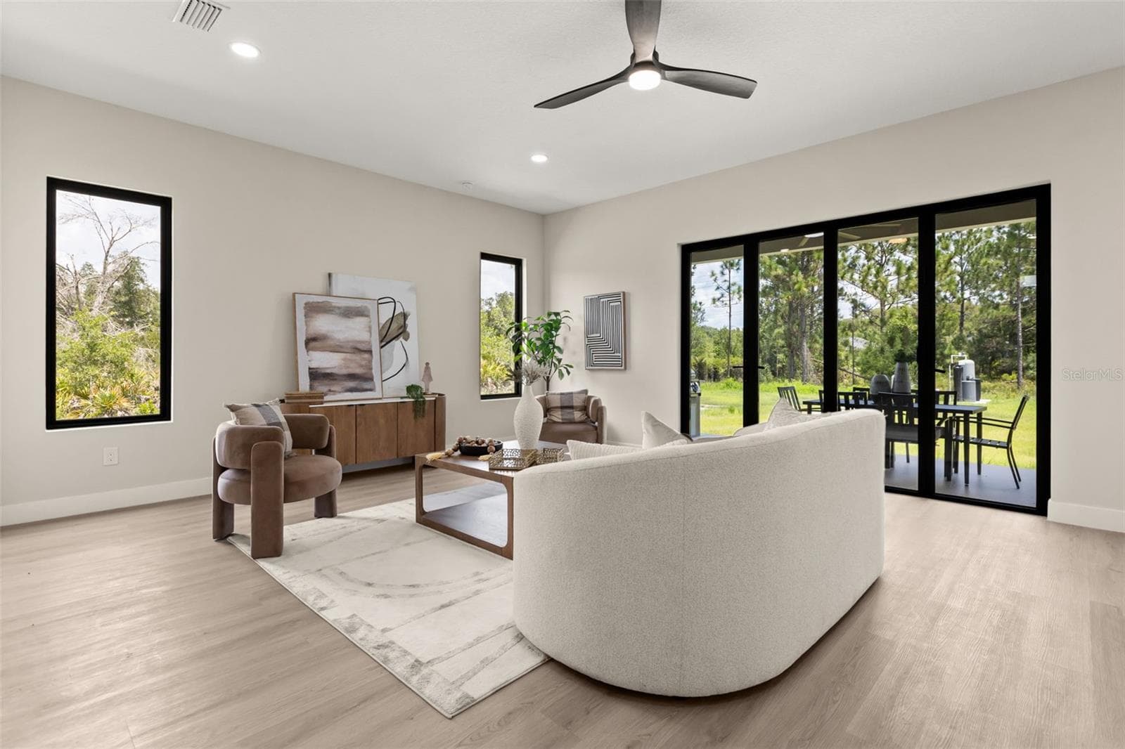 Single Family Residence at 19215 NUTMEG ST, ORLANDO, photo 5 of 44