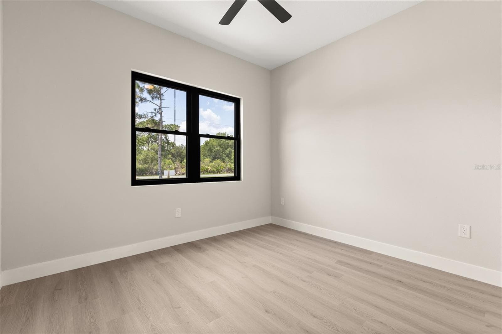 Single Family Residence at 19215 NUTMEG ST, ORLANDO, photo 16 of 44