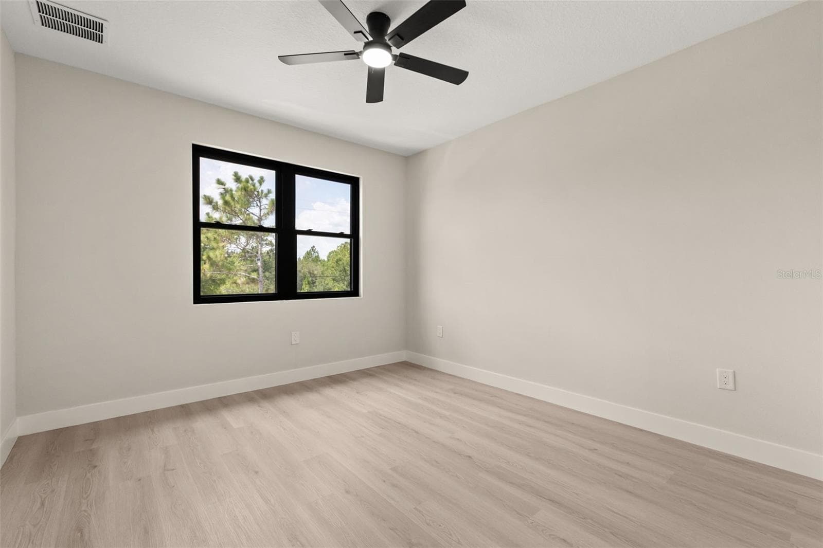Single Family Residence at 19215 NUTMEG ST, ORLANDO, photo 23 of 44