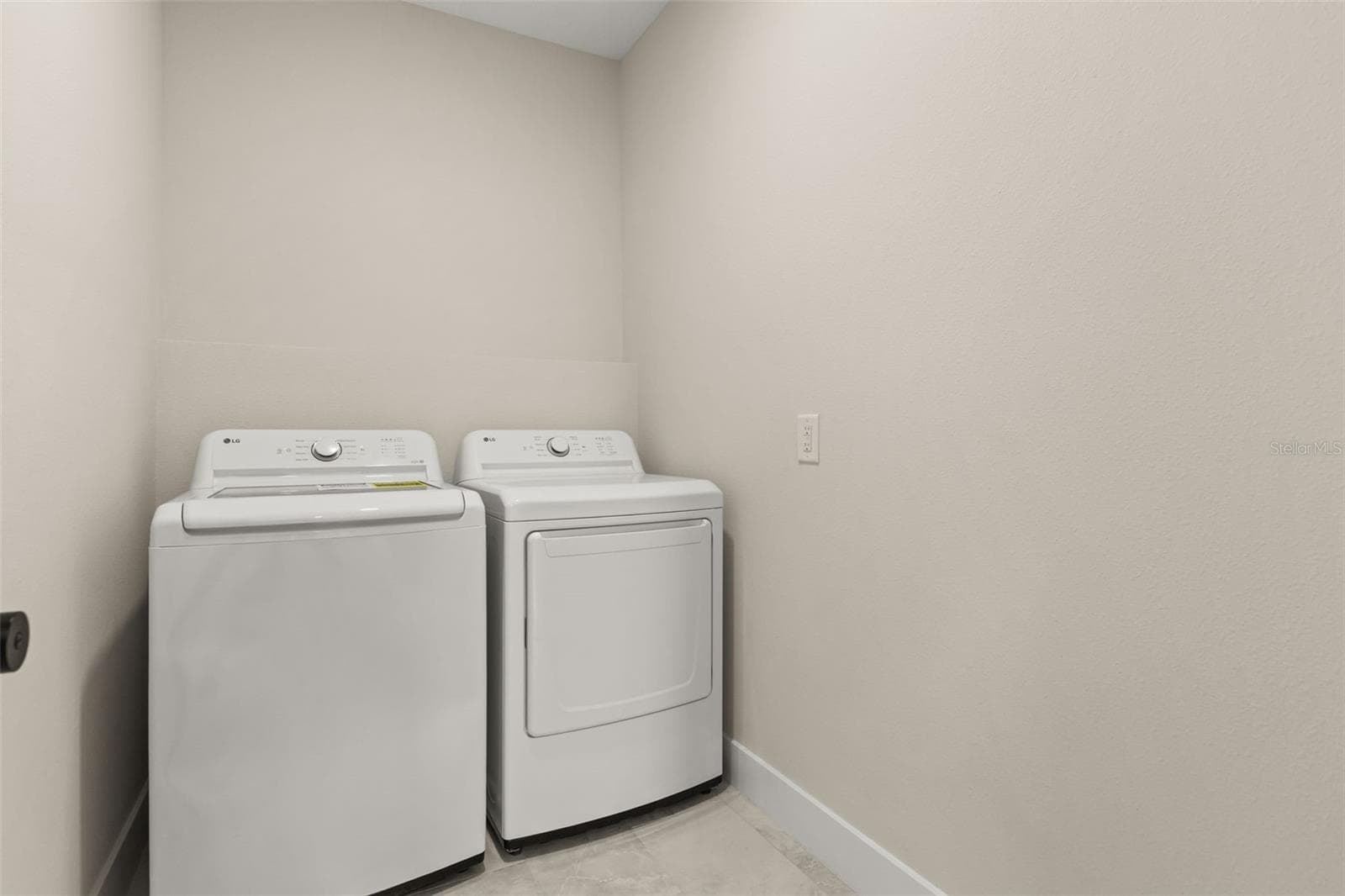 Single Family Residence at 19215 NUTMEG ST, ORLANDO, photo 39 of 44