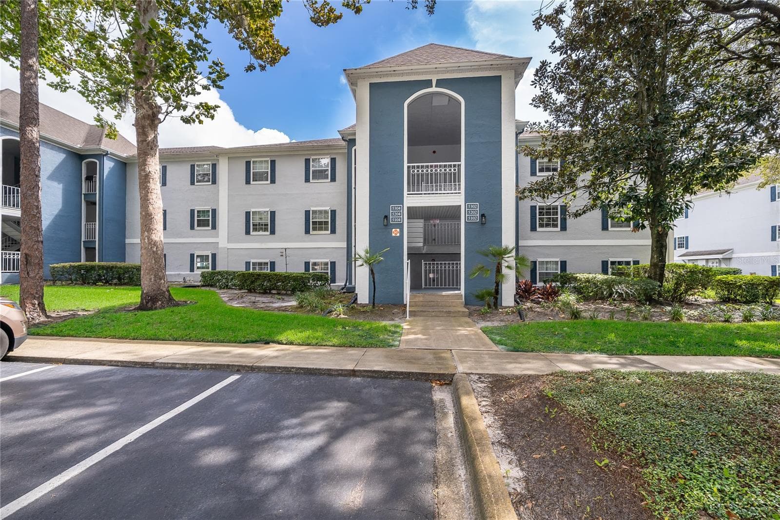 5104 CLUBSIDE DR #5104