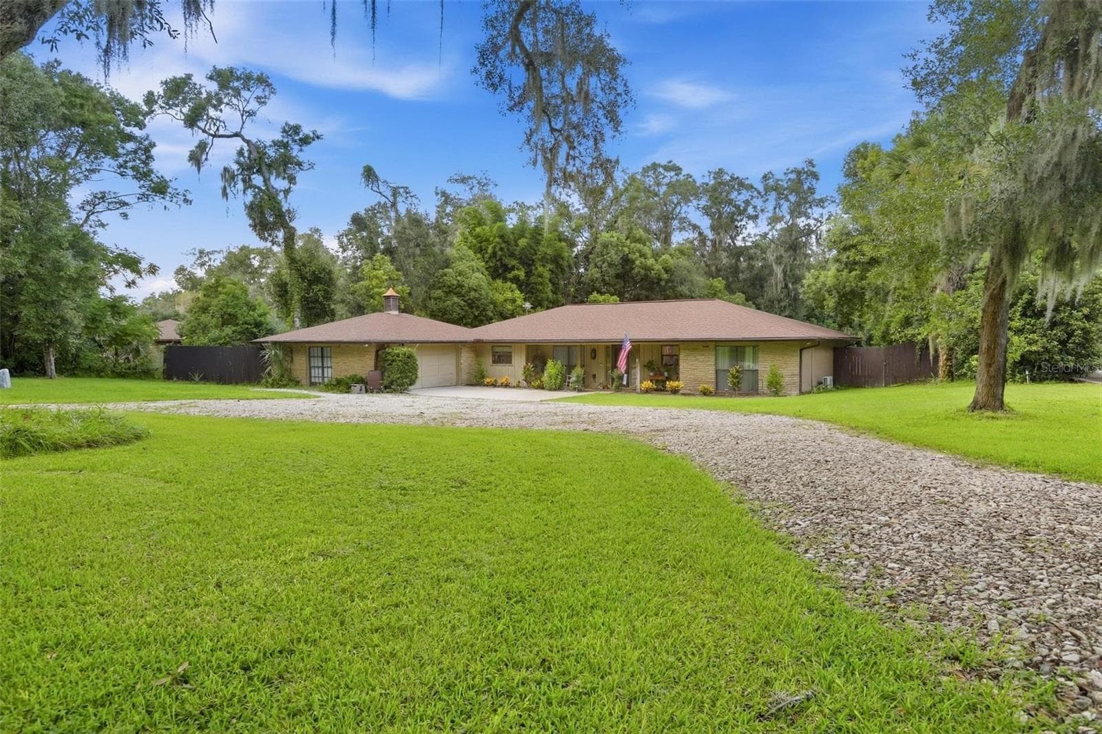 Single Family Residence at 1026 VALLEY FORGE RD, DELAND, photo 2 of 38