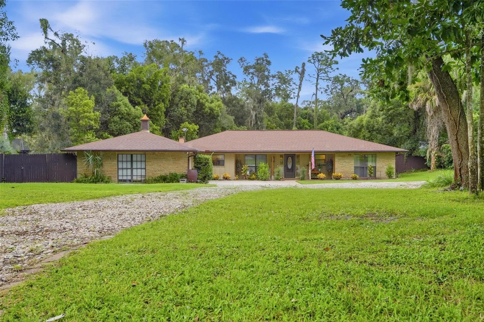 Single Family Residence at 1026 VALLEY FORGE RD, DELAND, photo 3 of 38