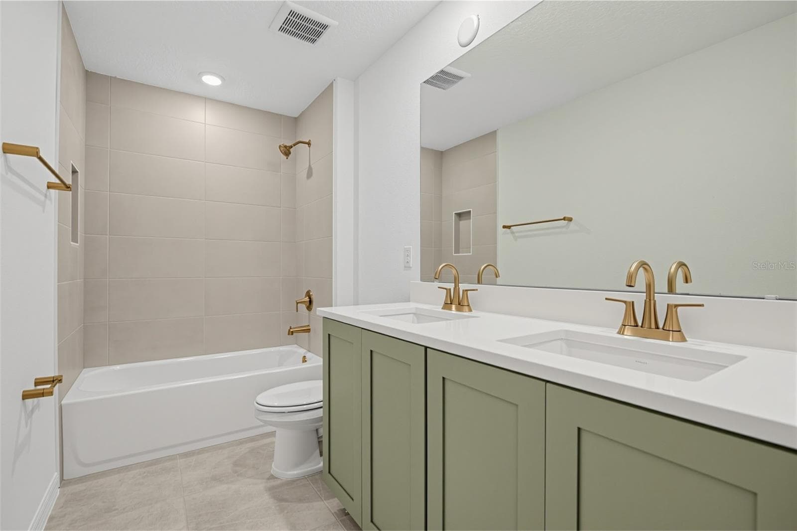 Single Family Residence at 30161 EMERALD FOREST DR, MOUNT DORA, photo 28 of 46