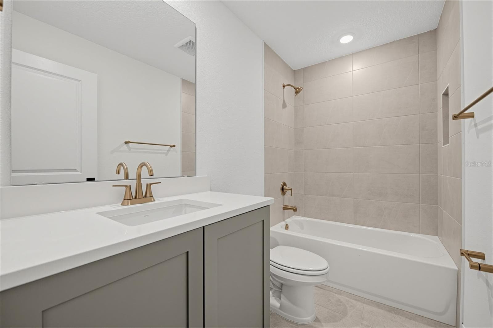 Single Family Residence at 30161 EMERALD FOREST DR, MOUNT DORA, photo 29 of 46