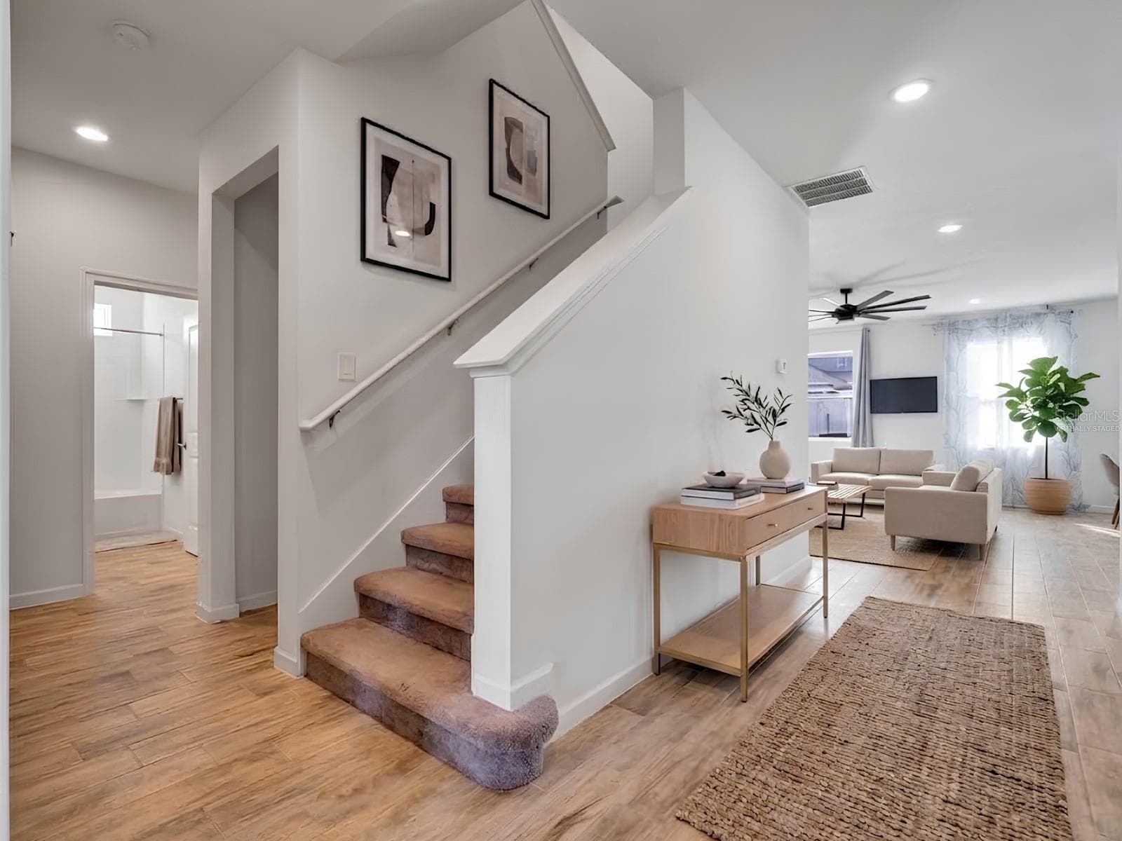 Virtually Staged - 1168 HENDON LOOP, DAVENPORT