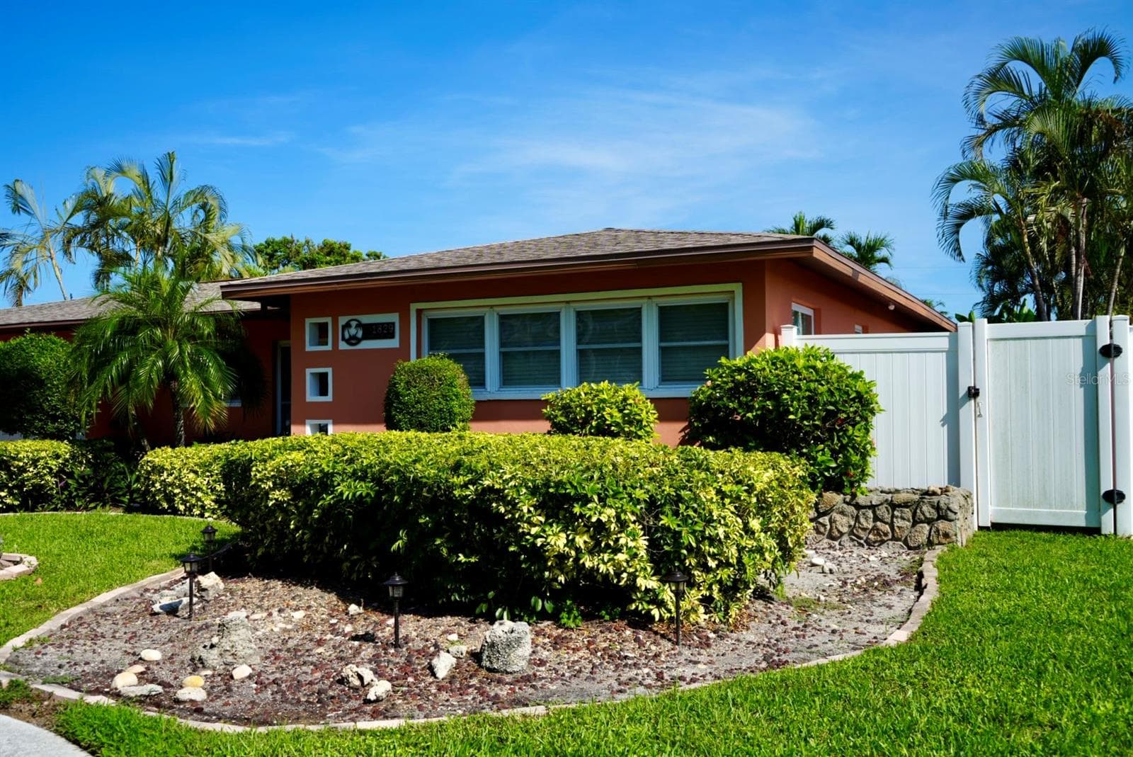 Gate access RH - 1829 CORNWALLIS PKWY, CAPE CORAL