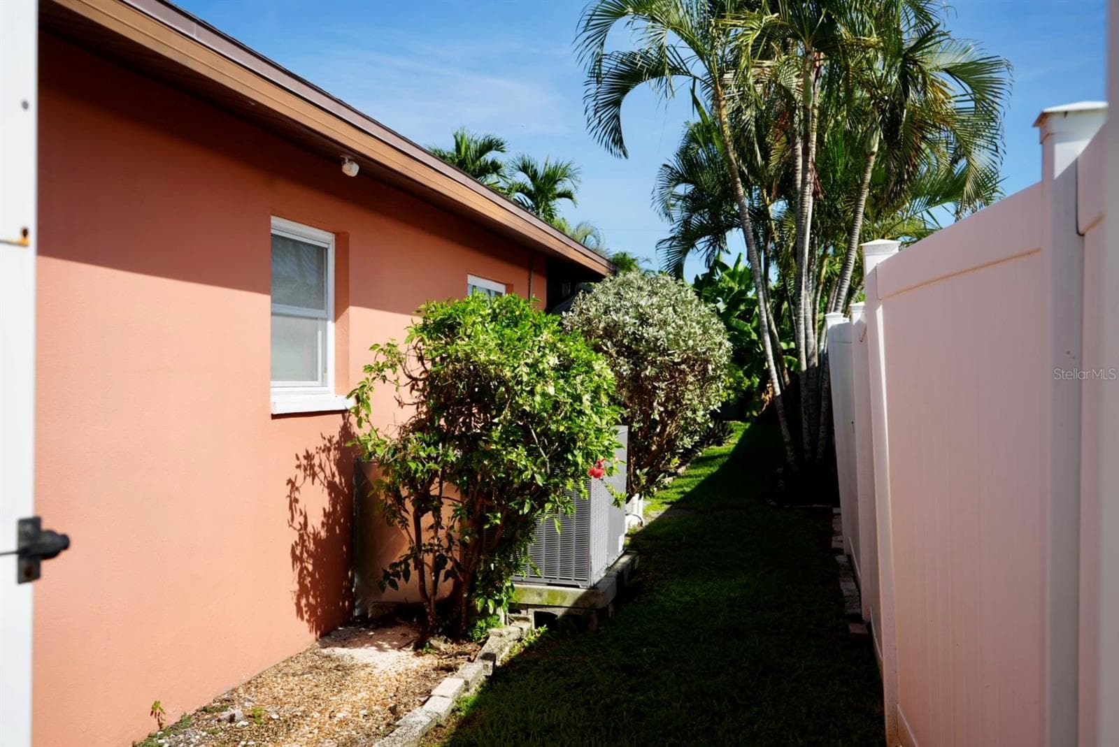 RH side of home - 1829 CORNWALLIS PKWY, CAPE CORAL