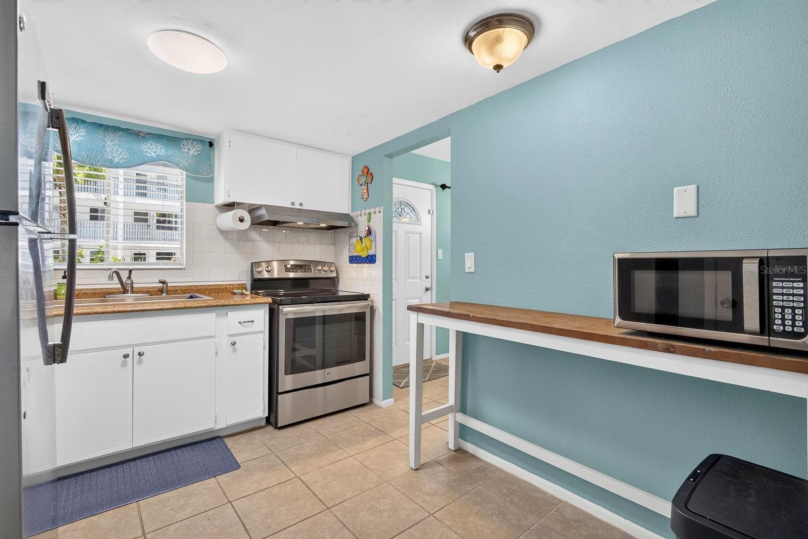 Cozy Kitchen Area - 5853 PALM LN #B7, BRADENTON