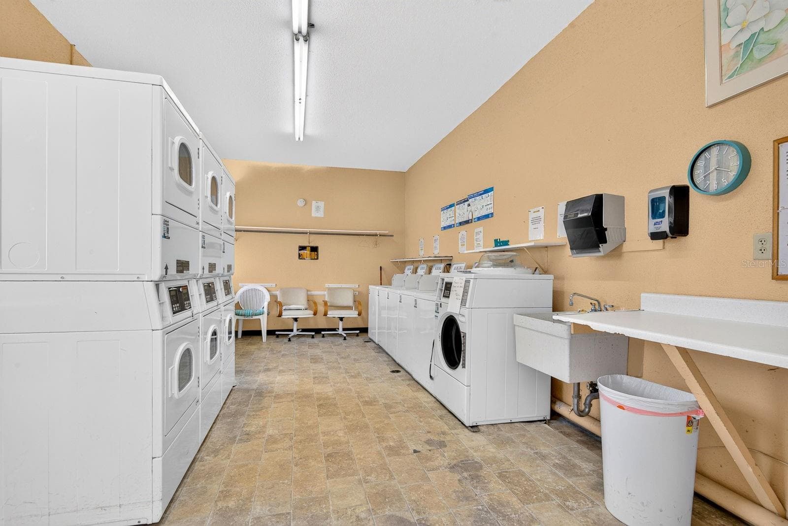 Public Laundry Area - 5853 PALM LN #B7, BRADENTON