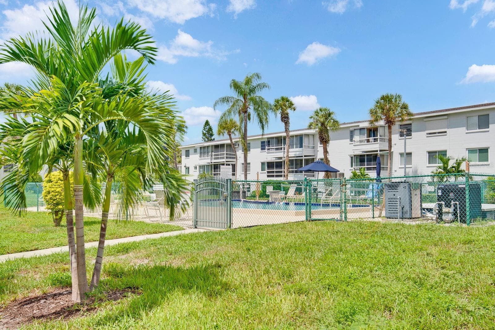 Community Pool - 5853 PALM LN #B7, BRADENTON