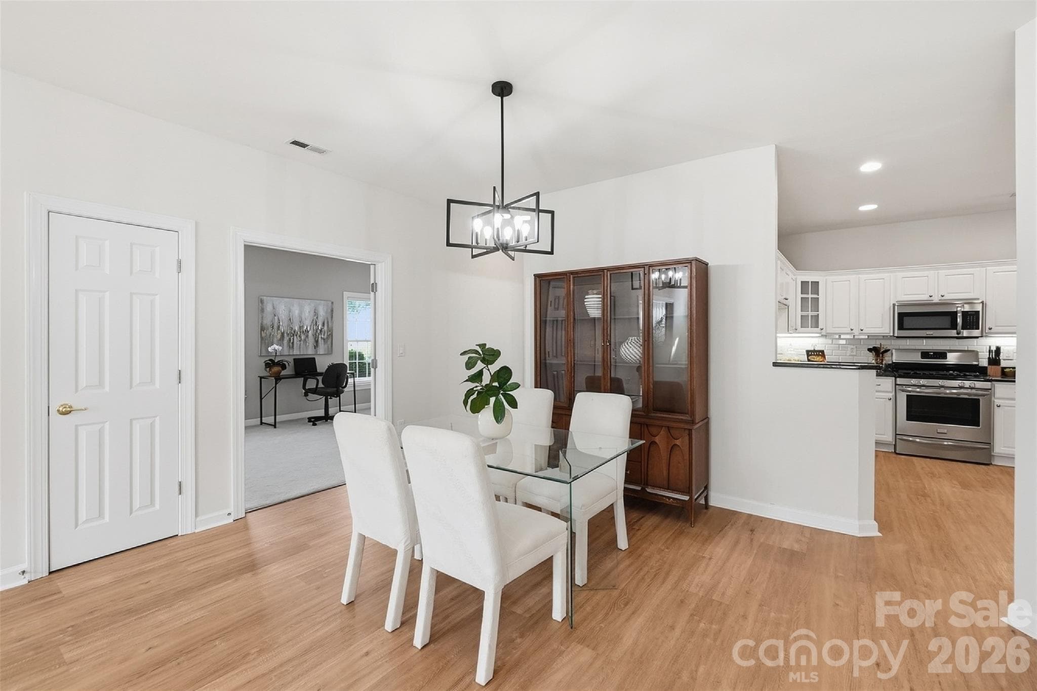 Condominium at 9920 Park Willow Drive, Charlotte, photo 8 of 24