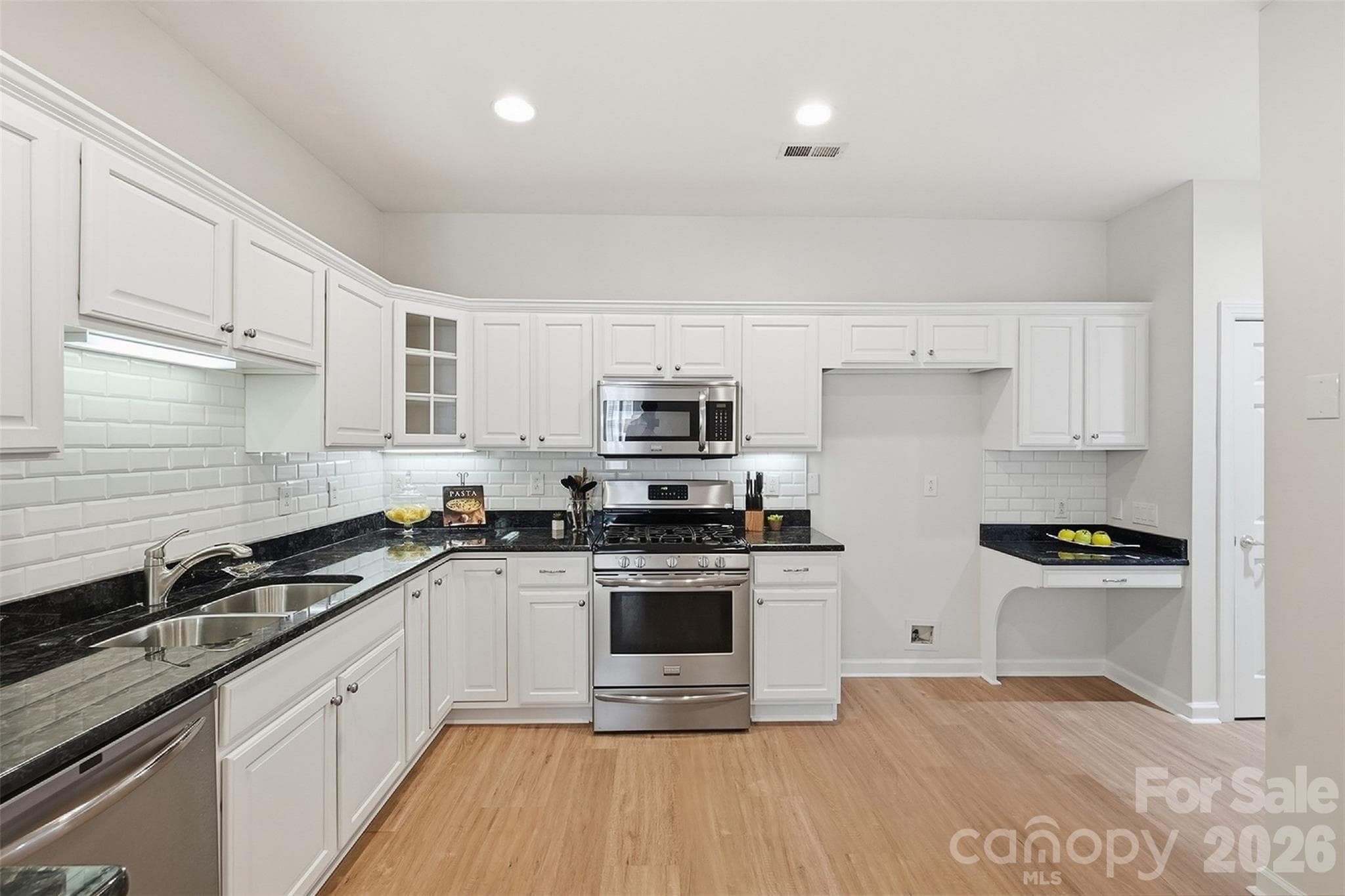 Condominium at 9920 Park Willow Drive, Charlotte, photo 12 of 24