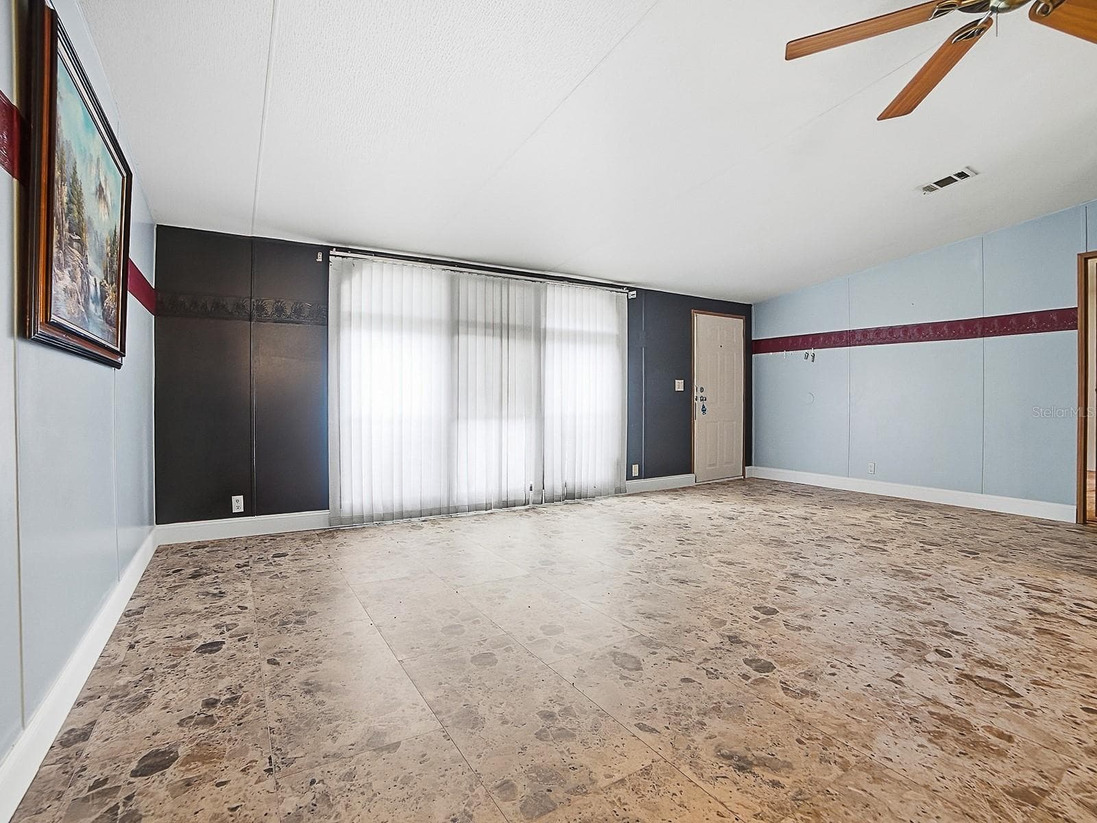 Manufactured Home at 15875 NE 148TH TERRACE RD, FORT MC COY, photo 5 of 46